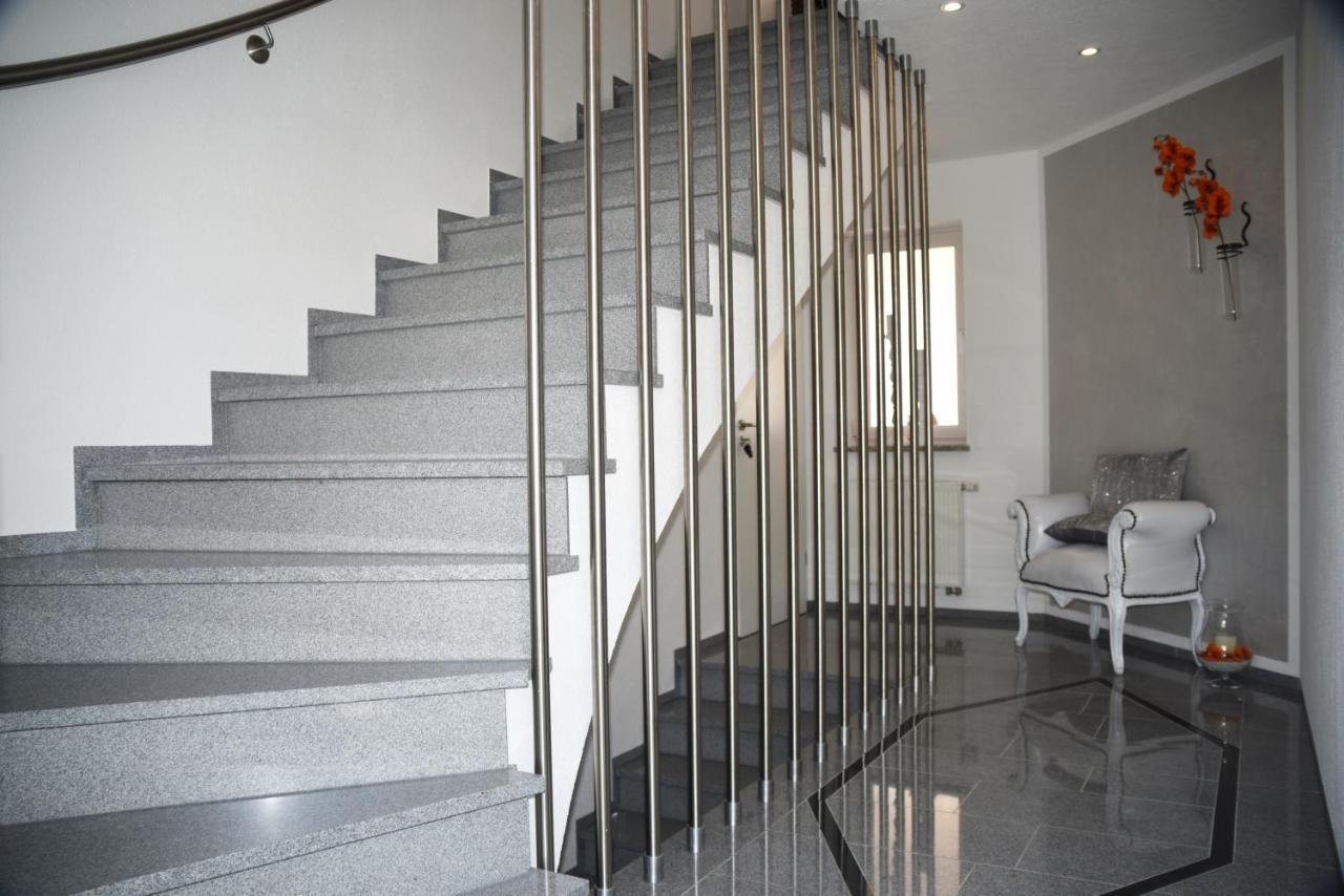 Antike & Modern Deluxe Apartment Gunzburg Bagian luar foto